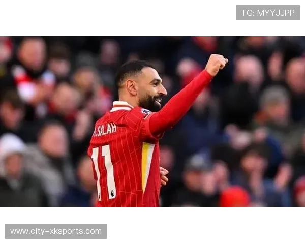 利物浦配合紧凑，萨拉赫顺势垫射破网