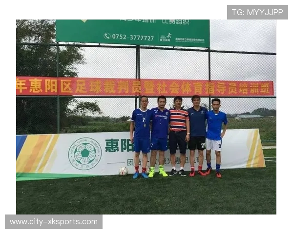 足球裁判在基层推广中建立在线案例库与导师制并行培养体系，足球裁判理论知识